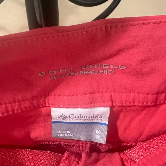 Columbia Women’s Shorts Sz 14 - Picture 3 of 3